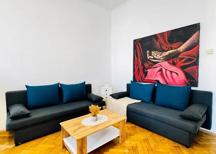 Comfortable 1br & 1 Lr Apt, 7 Min Westbahnhof Vienna
