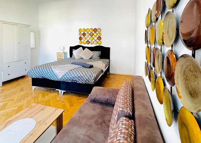 Apartment Comfortable 1br & 1 Lr Apt, 7 Min Westbahnhof